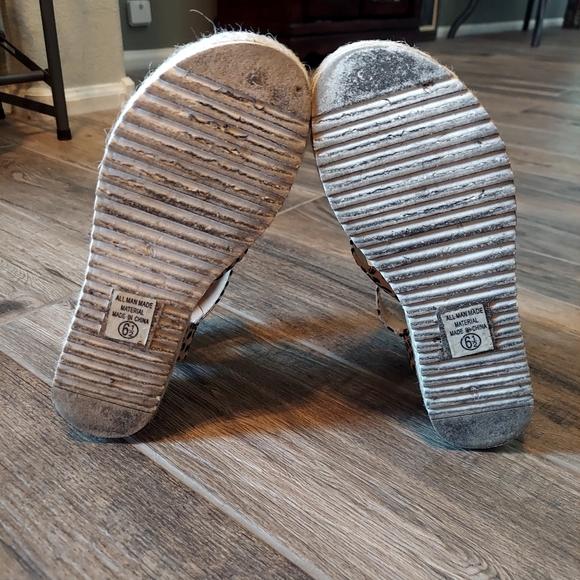 SODA Women's Animal Print Cheetah Espadrille Sandals - Picture 8 of 9